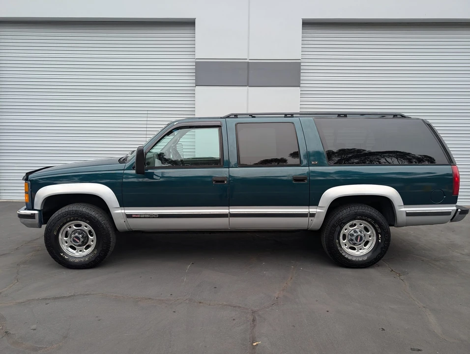 1996 GMC Suburban 8th Gen - Image 8 of 31