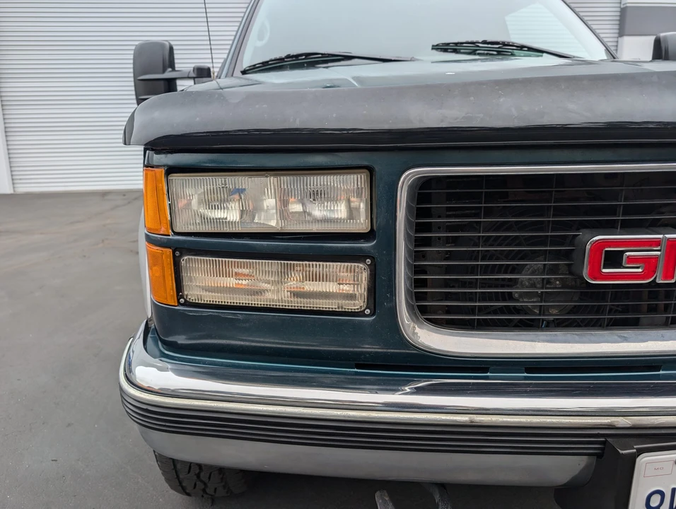 1996 GMC Suburban 8th Gen - Image 25 of 31
