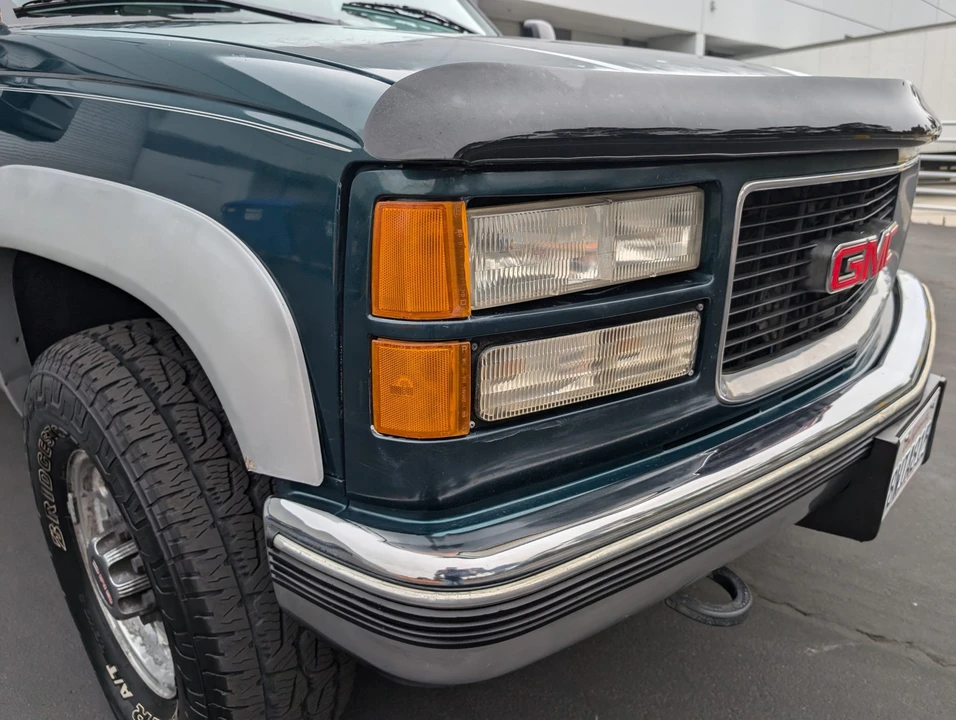 1996 GMC Suburban 8th Gen - Image 24 of 31