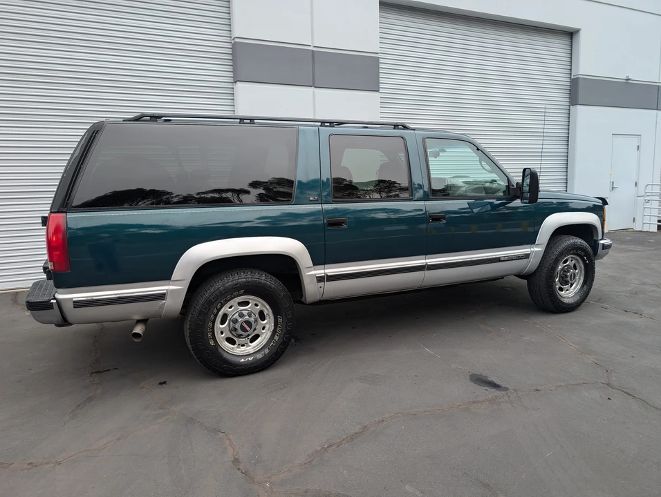 1996 GMC Suburban 8th Gen - Image 16 of 31