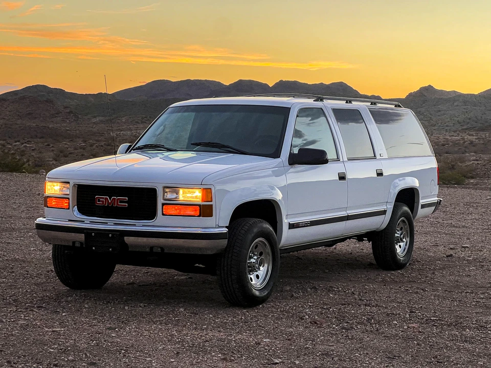 1996 GMC Suburban 8th Gen - Image 6 of 31