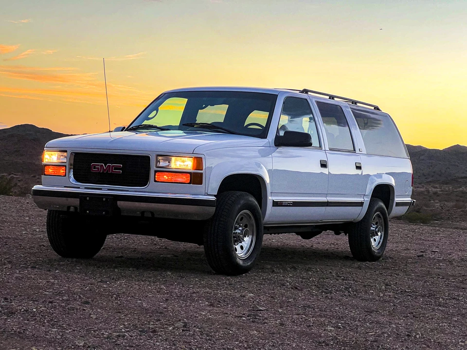 1996 GMC Suburban 8th Gen - Image 7 of 31