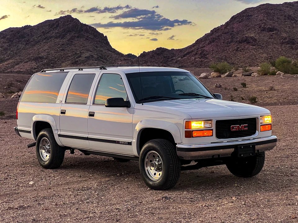 1996 GMC Suburban 8th Gen - Image 21 of 31