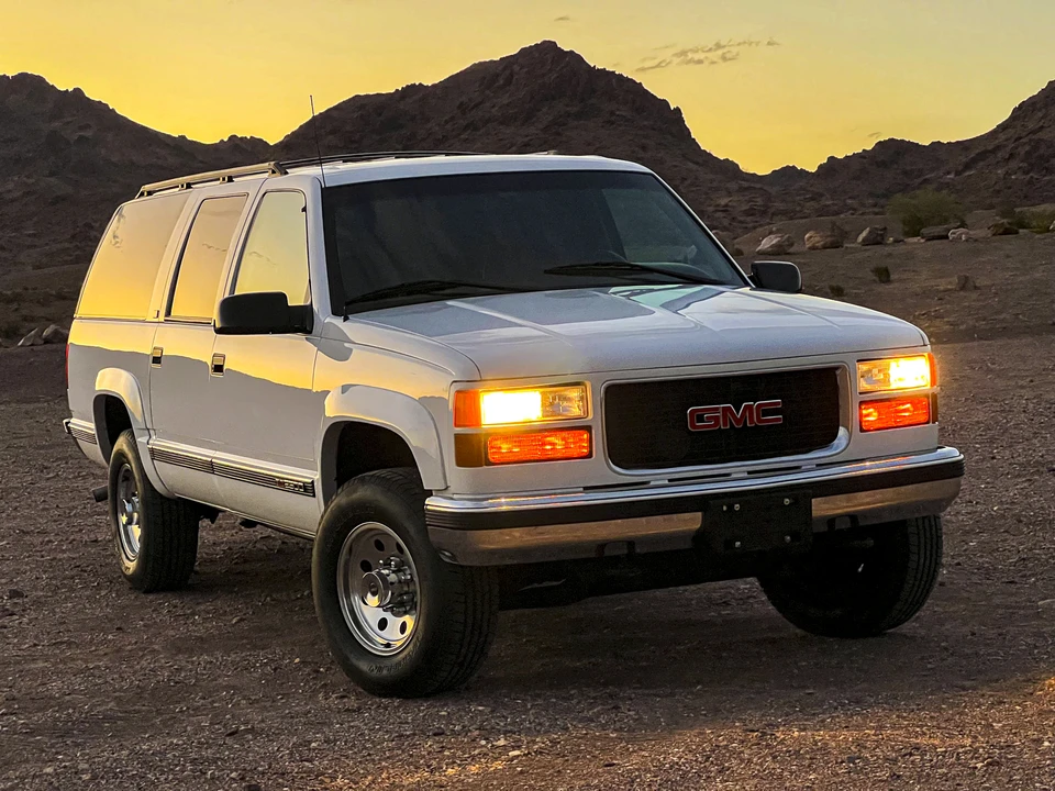 1996 GMC Suburban 8th Gen - Image 29 of 31