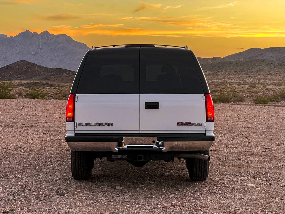 1996 GMC Suburban 8th Gen - Image 15 of 31