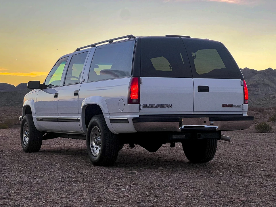 1996 GMC Suburban 8th Gen - Image 13 of 31