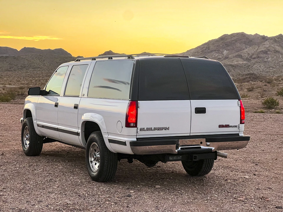1996 GMC Suburban 8th Gen - Image 12 of 31
