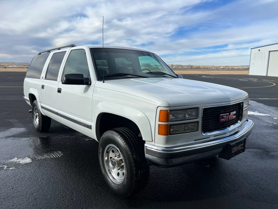 1996 Chevrolet Suburban 8th Gen - Image 25 of 31