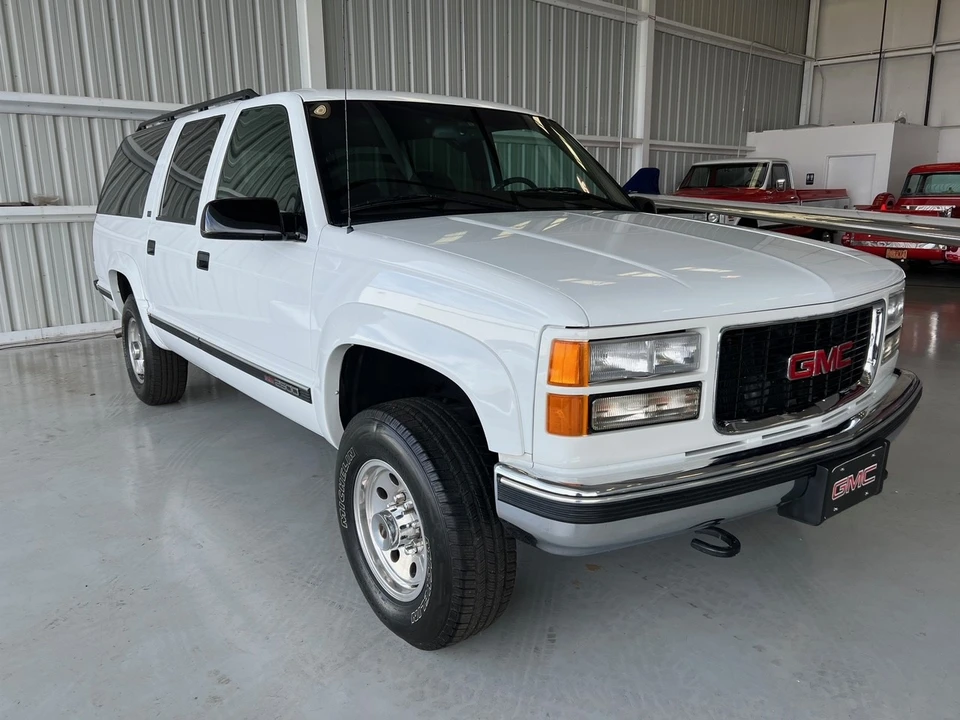 1996 Chevrolet Suburban 8th Gen - Image 9 of 31
