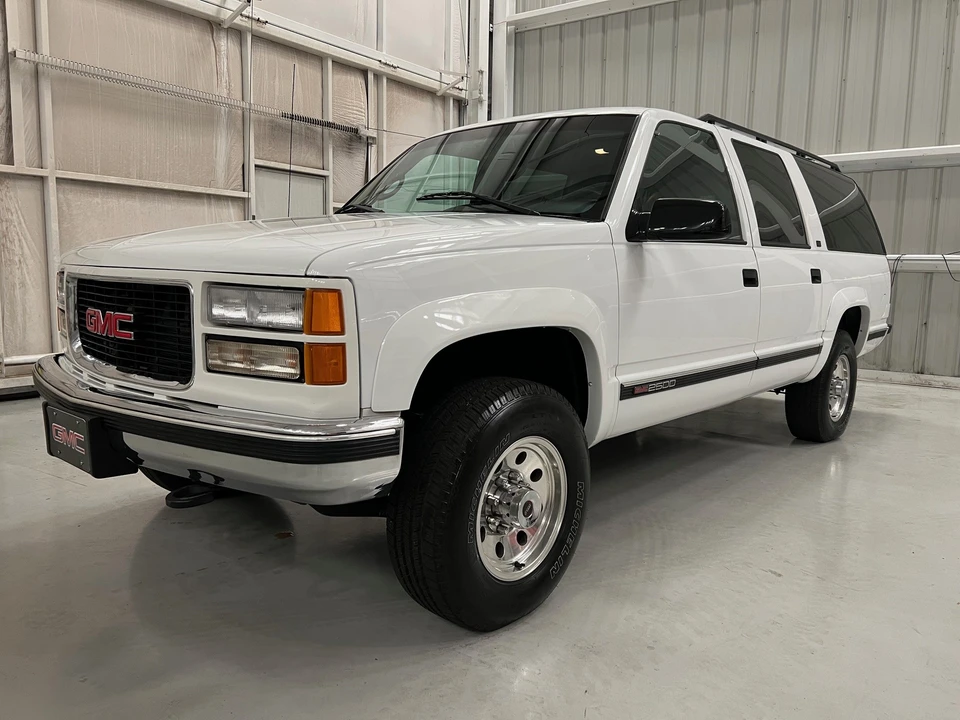 1996 Chevrolet Suburban 8th Gen - Image 4 of 31