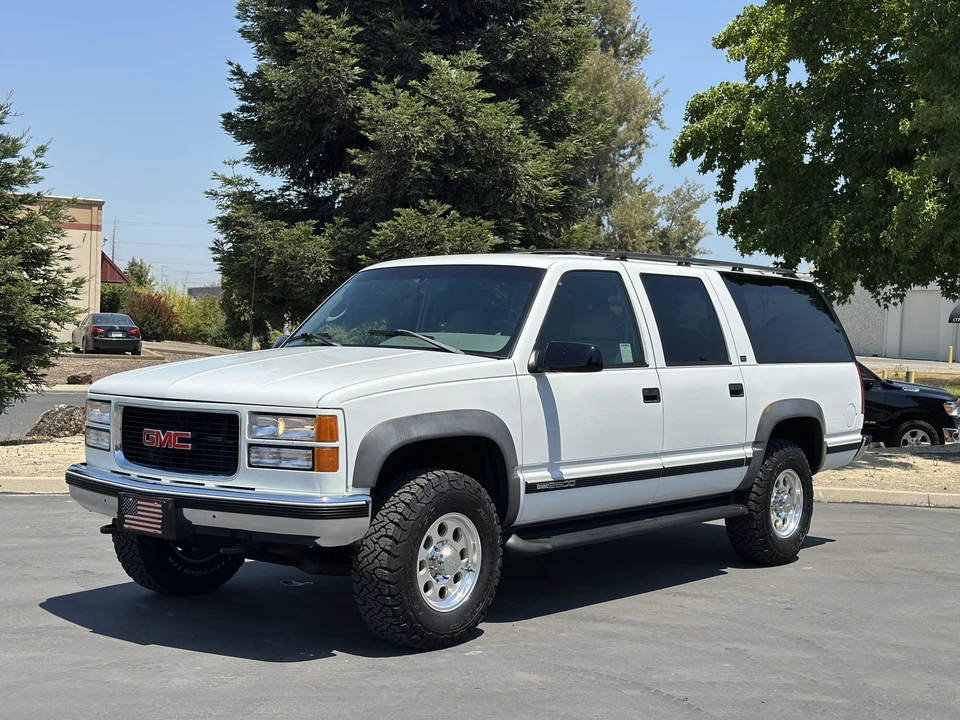 1996 GMC Suburban 8th Gen - Image 4 of 31