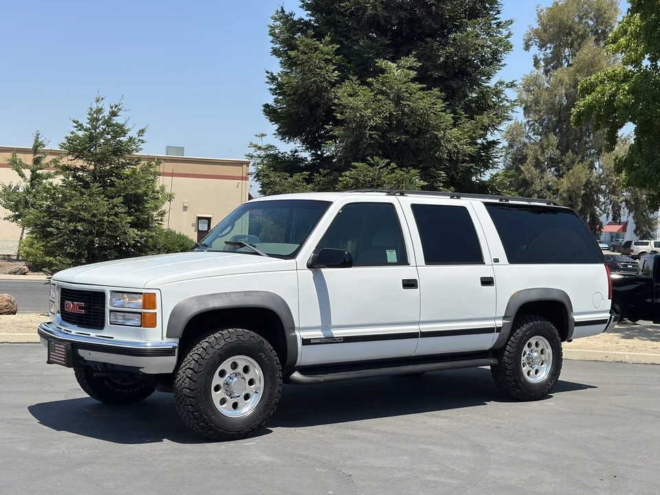 1996 GMC Suburban 8th Gen - Image 7 of 31