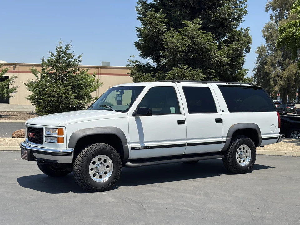1996 GMC Suburban 8th Gen - Image 8 of 31