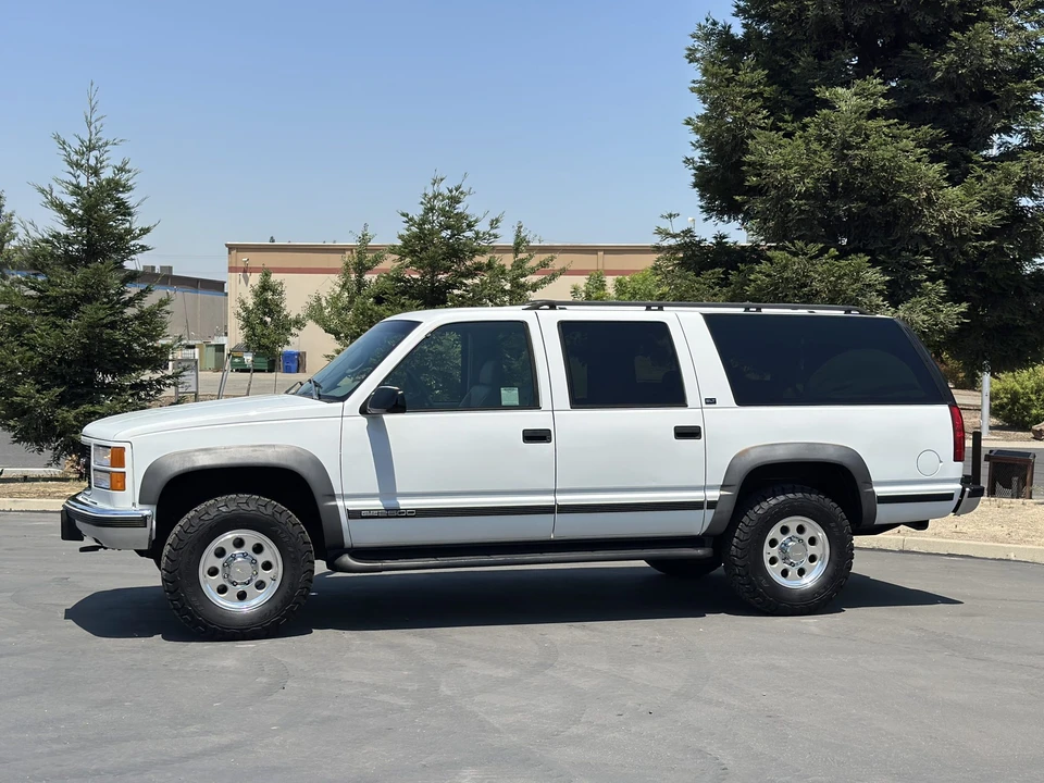 1996 GMC Suburban 8th Gen - Image 11 of 31
