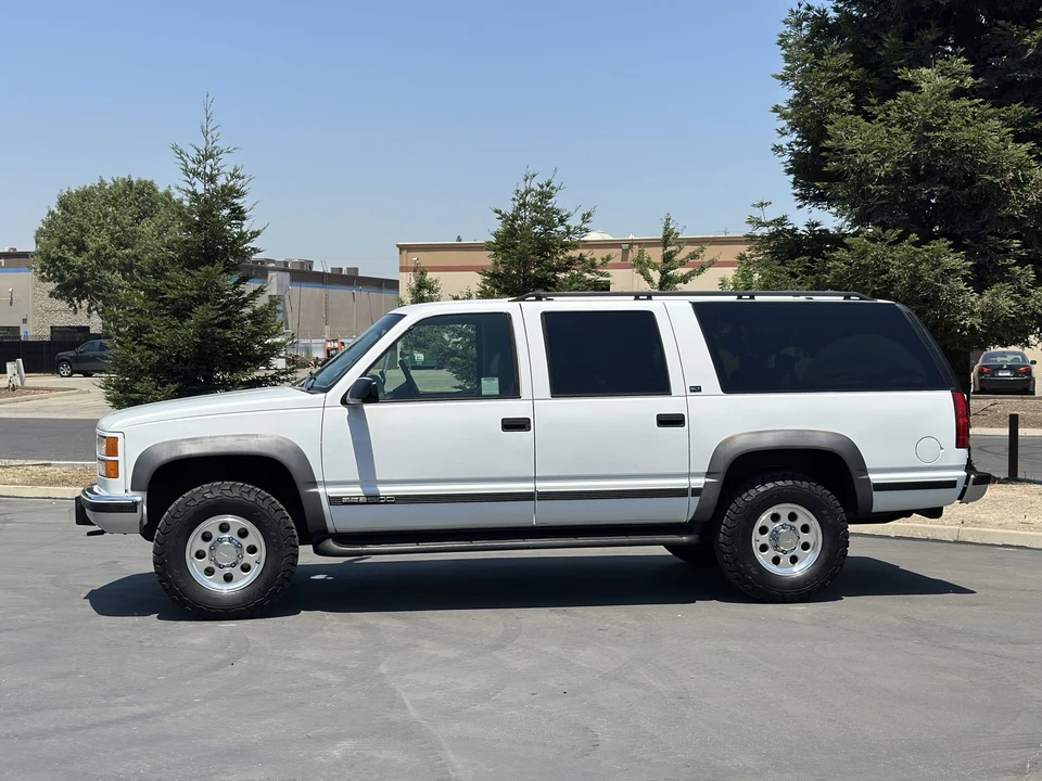 1996 GMC Suburban 8th Gen - Image 12 of 31