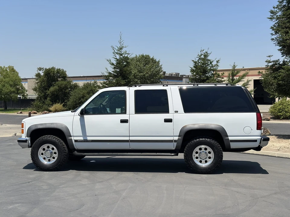 1996 GMC Suburban 8th Gen - Image 14 of 31