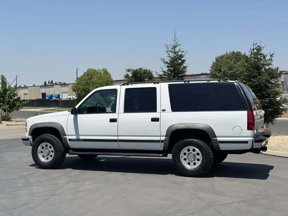 1996 GMC Suburban 8th Gen - Image 15 of 31