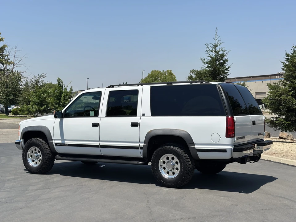 1996 GMC Suburban 8th Gen - Image 16 of 31