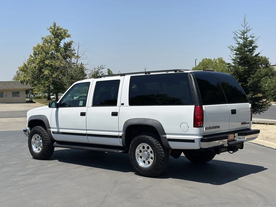 1996 GMC Suburban 8th Gen - Image 17 of 31