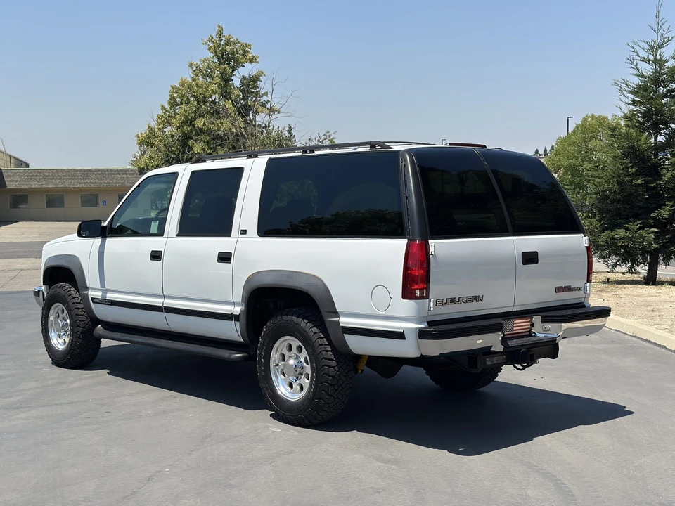 1996 GMC Suburban 8th Gen - Image 18 of 31