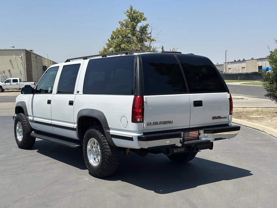 1996 GMC Suburban 8th Gen - Image 19 of 31