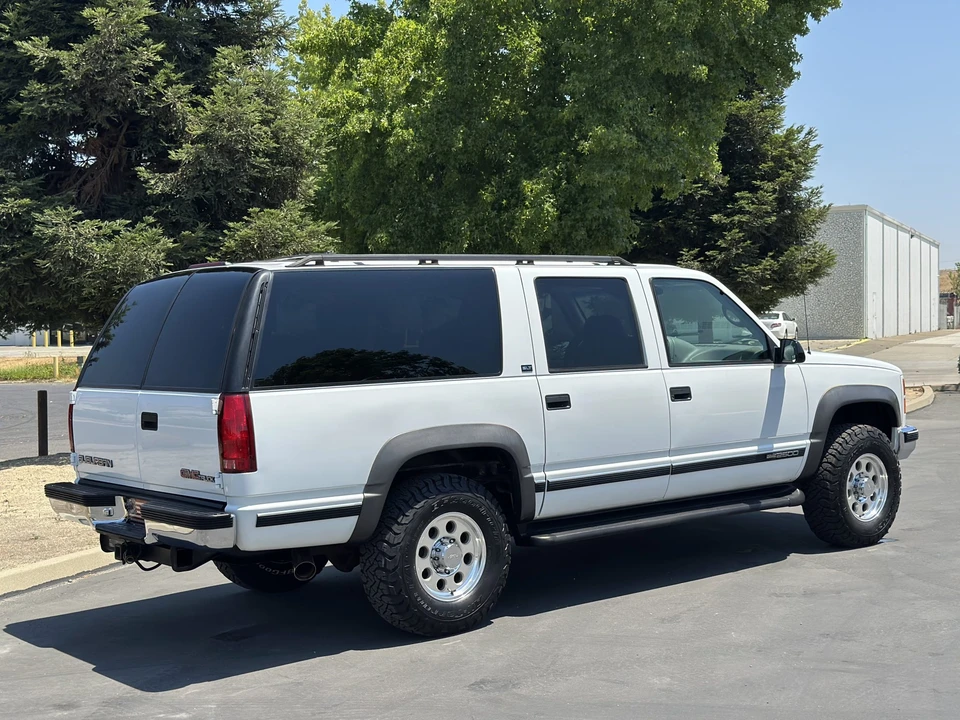 1996 GMC Suburban 8th Gen - Image 27 of 31