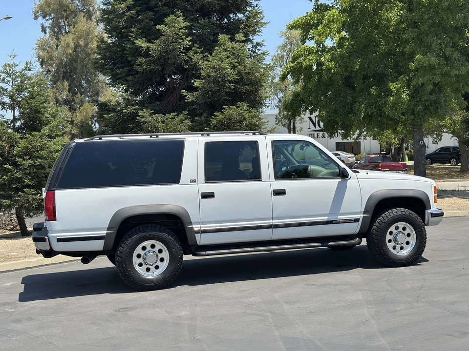 1996 GMC Suburban 8th Gen - Image 30 of 31