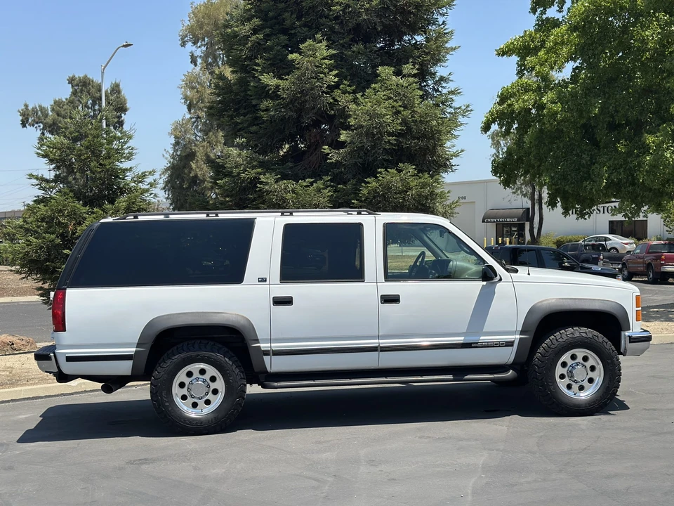 1996 GMC Suburban 8th Gen - Image 31 of 31