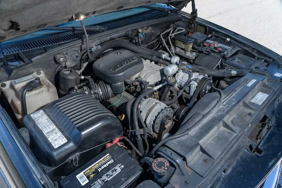 1996 GMC Suburban - Image 27 of 29