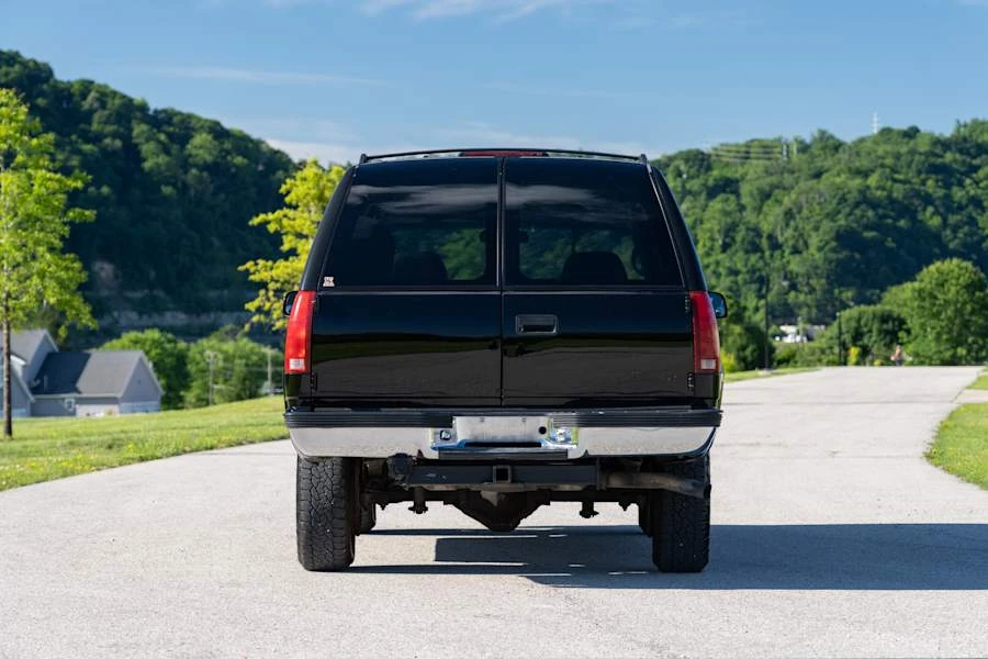 1996 GMC Suburban - Image 5 of 29