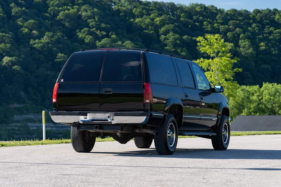 1996 GMC Suburban - Image 17 of 29