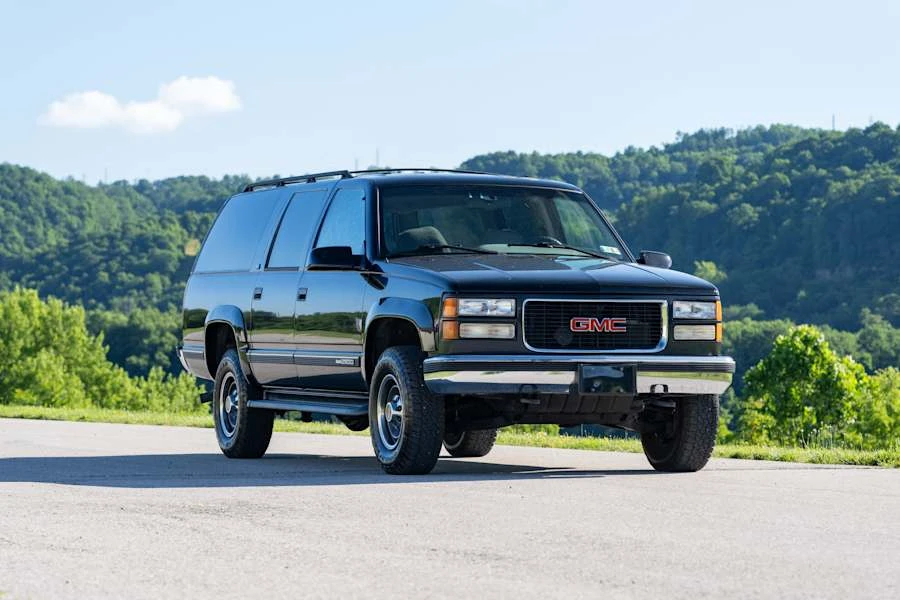 1996 GMC Suburban - Image 11 of 29