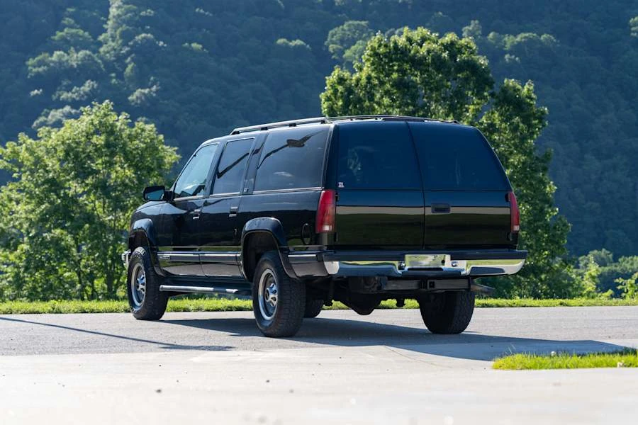 1996 GMC Suburban - Image 19 of 29