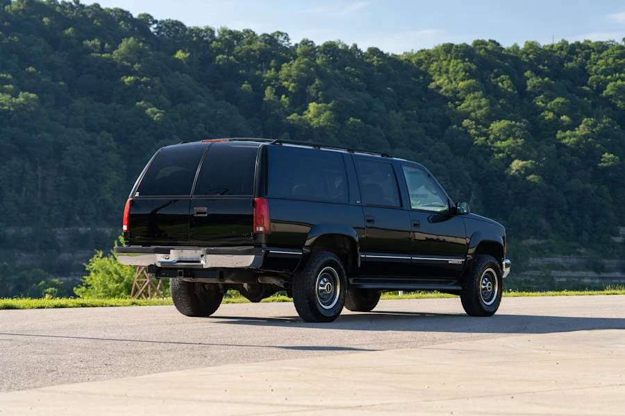 1996 GMC Suburban - Image 3 of 29