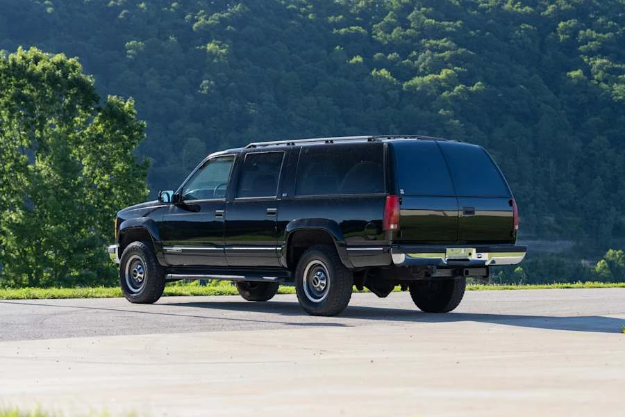 1996 GMC Suburban - Image 12 of 29
