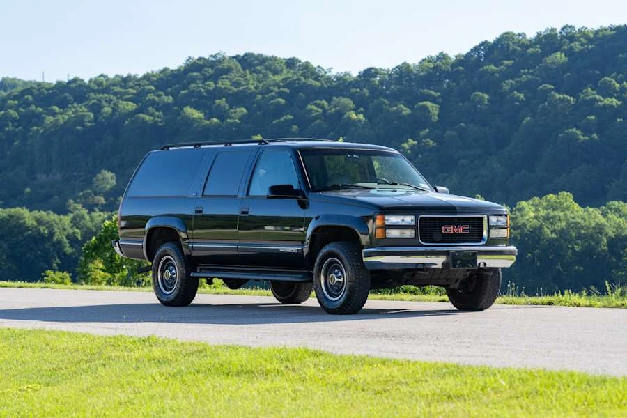1996 GMC Suburban - Image 6 of 29