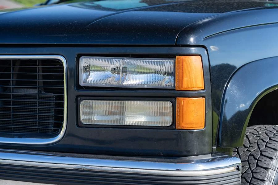 1996 GMC Suburban - Image 13 of 29