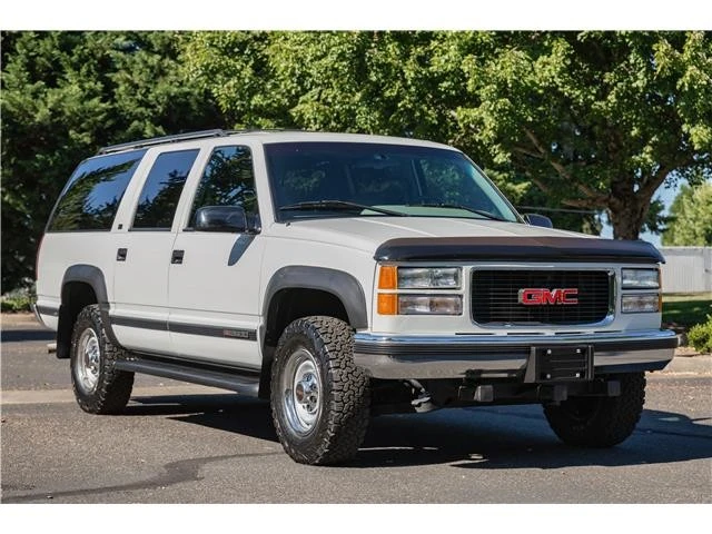 1996 GMC Suburban 8th Gen - Image 10 of 15