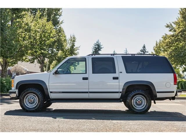1996 GMC Suburban 8th Gen - Image 5 of 15