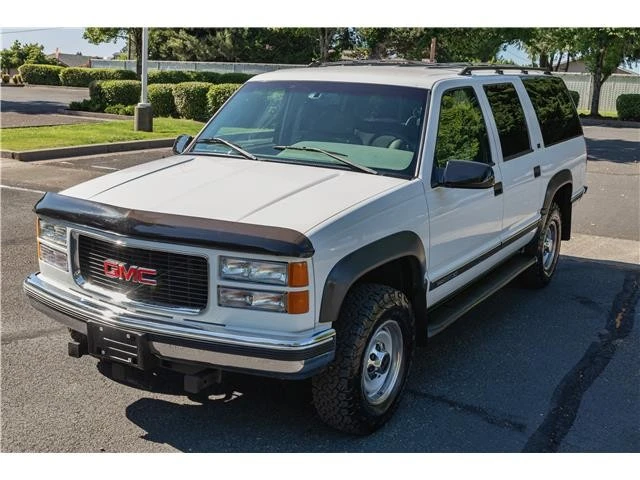1996 GMC Suburban 8th Gen - Image 13 of 15