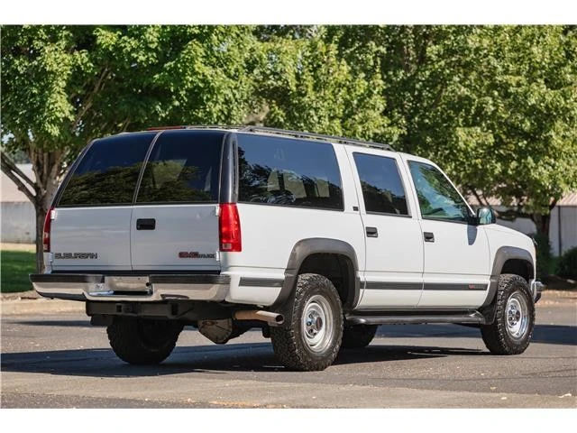 1996 GMC Suburban 8th Gen - Image 8 of 15