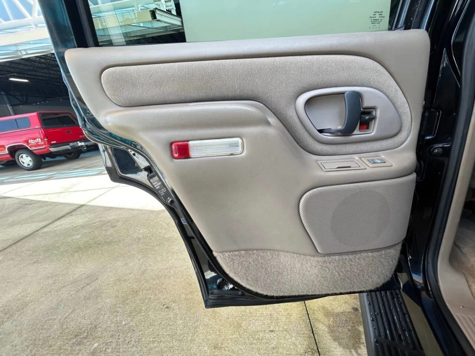 1996 GMC Yukon 1st Gen - Image 15 of 31