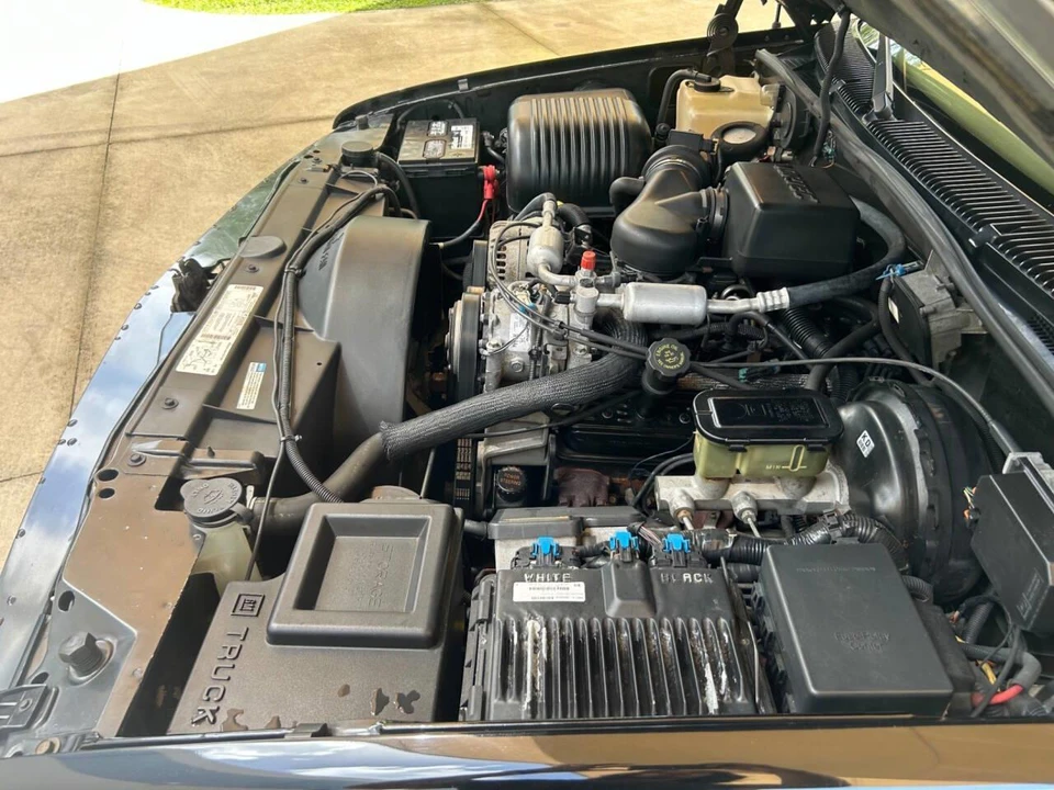 1996 GMC Yukon 1st Gen - Image 28 of 31