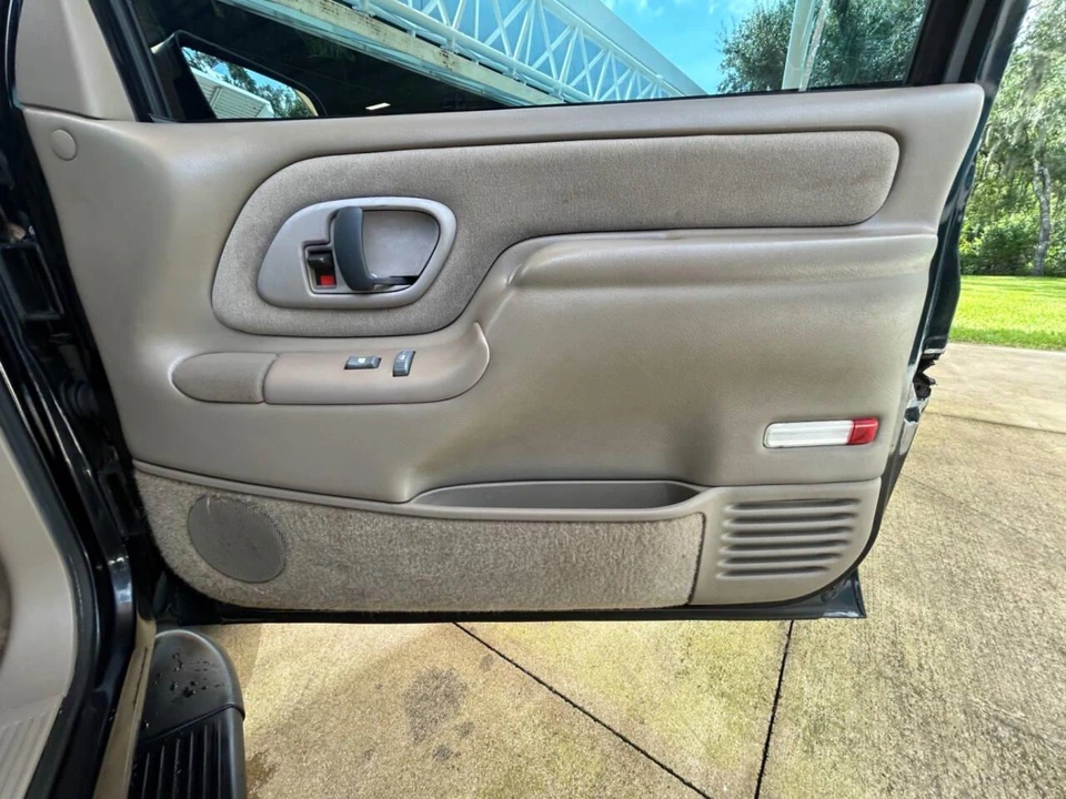 1996 GMC Yukon 1st Gen - Image 18 of 31