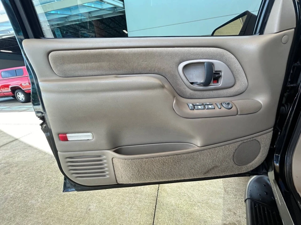 1996 GMC Yukon 1st Gen - Image 11 of 21