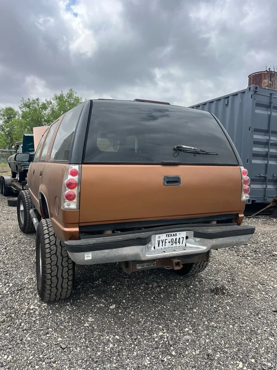 1996 GMC Yukon 1st Gen - Image 2 of 12