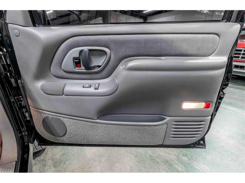 1996 GMC Yukon 1st Gen - Image 15 of 22