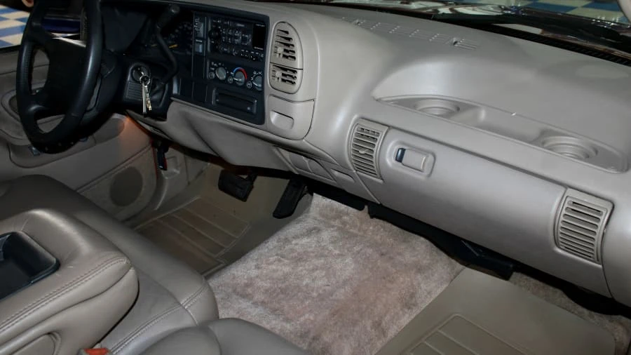 1996 GMC Yukon 1st Gen - Image 4 of 10