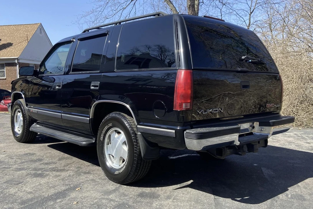 1996 GMC Yukon 1st Gen - Image 3 of 31