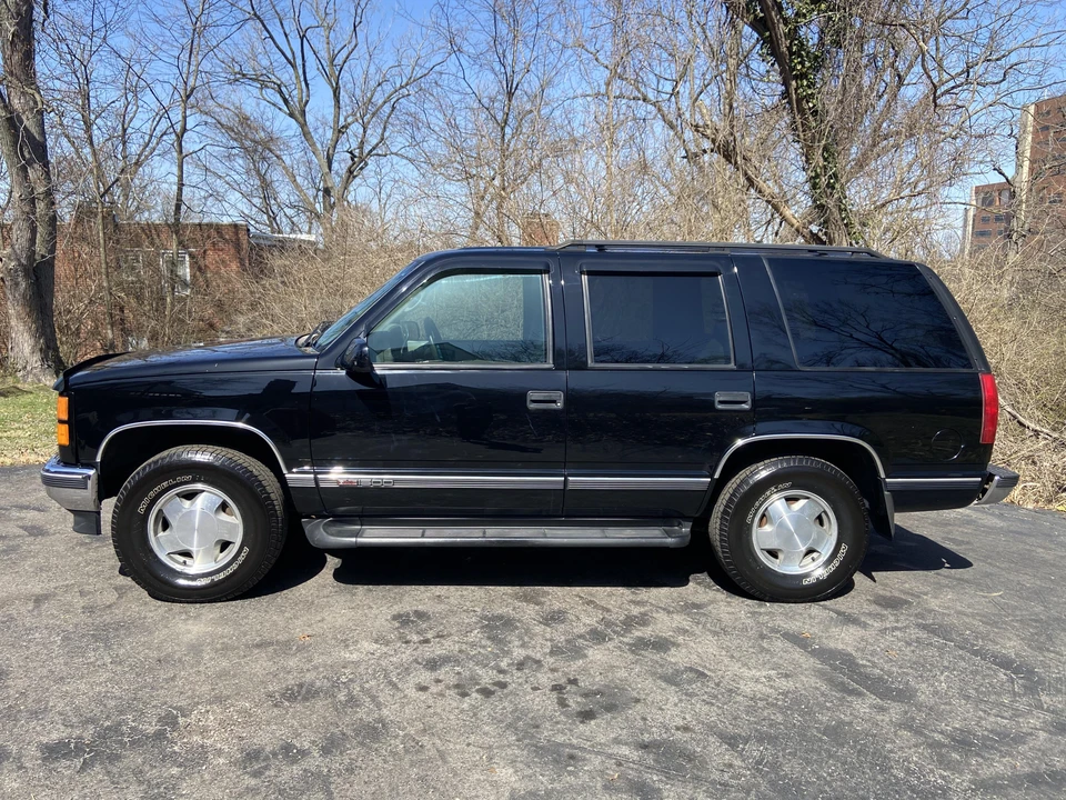 1996 GMC Yukon 1st Gen - Image 2 of 31